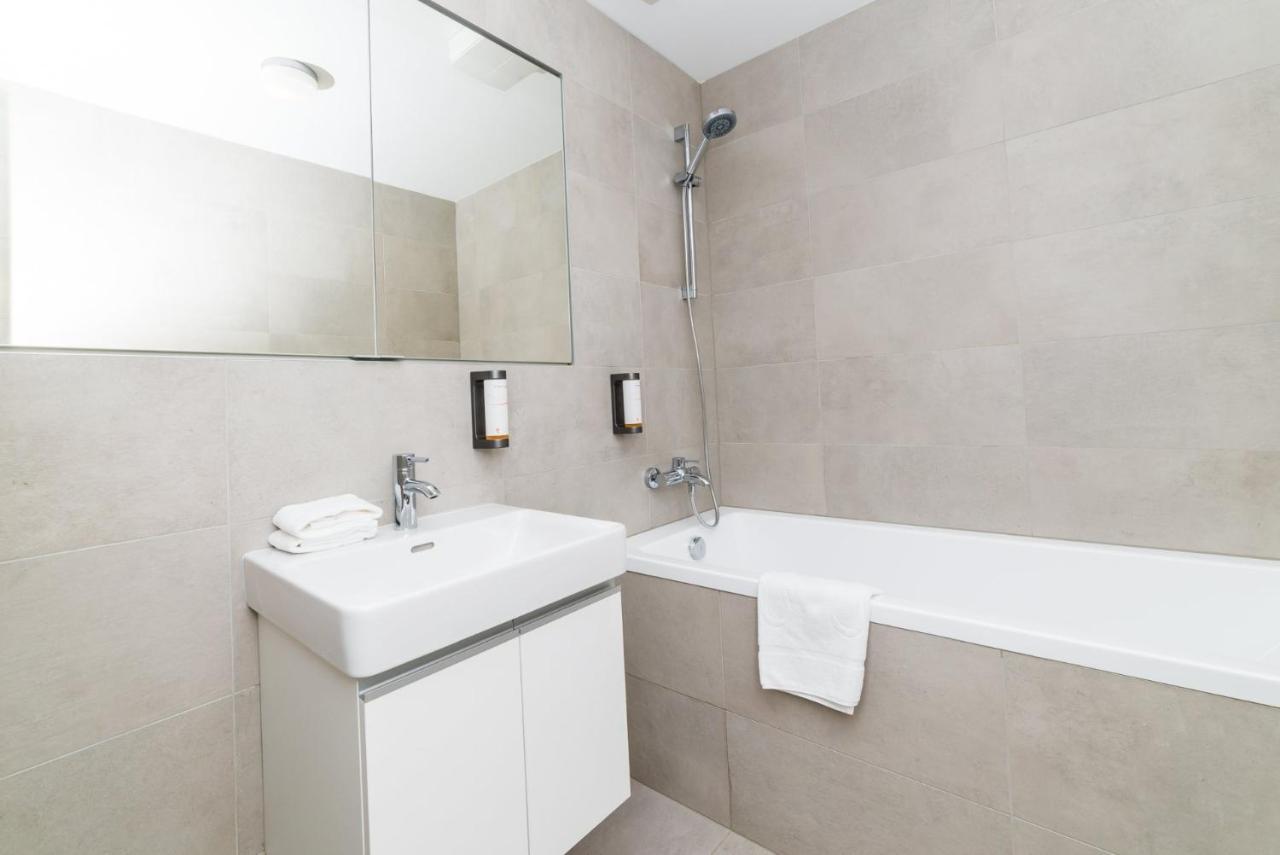 City Castle Apartments Free Parking Bratislava Luaran gambar