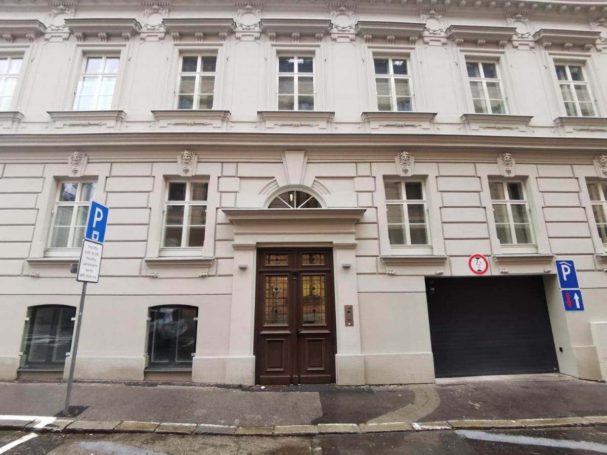 City Castle Apartments Free Parking Bratislava Luaran gambar