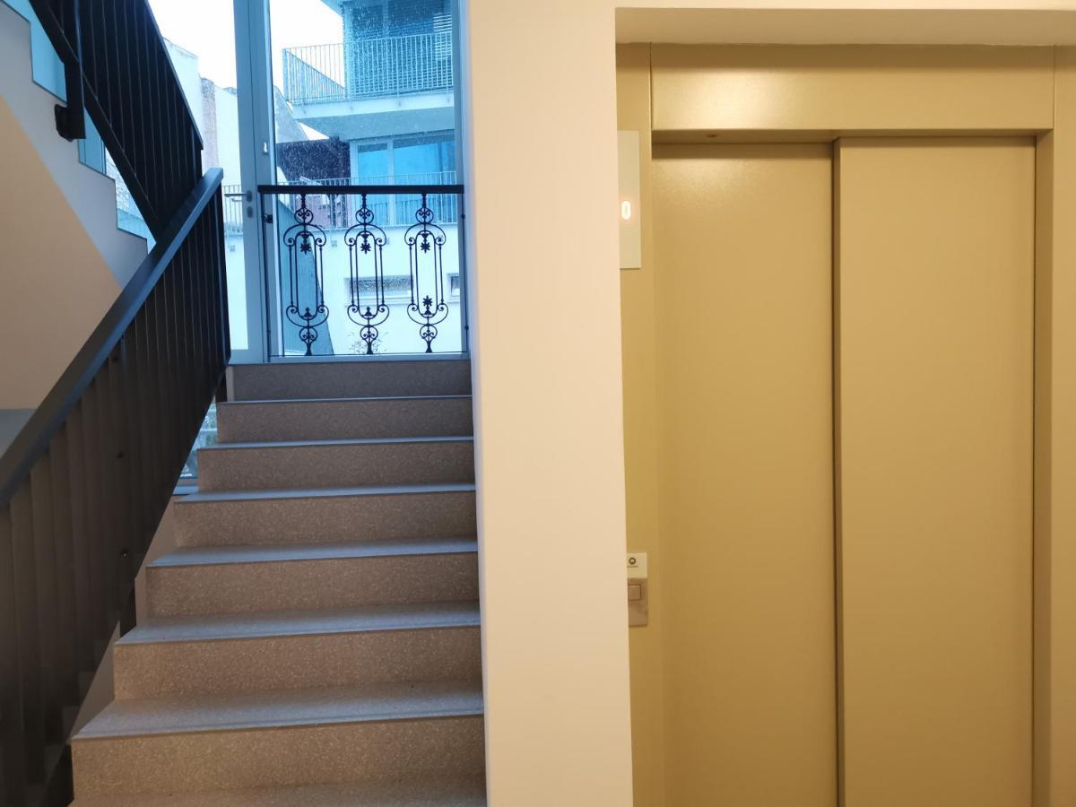 City Castle Apartments Free Parking Bratislava Luaran gambar