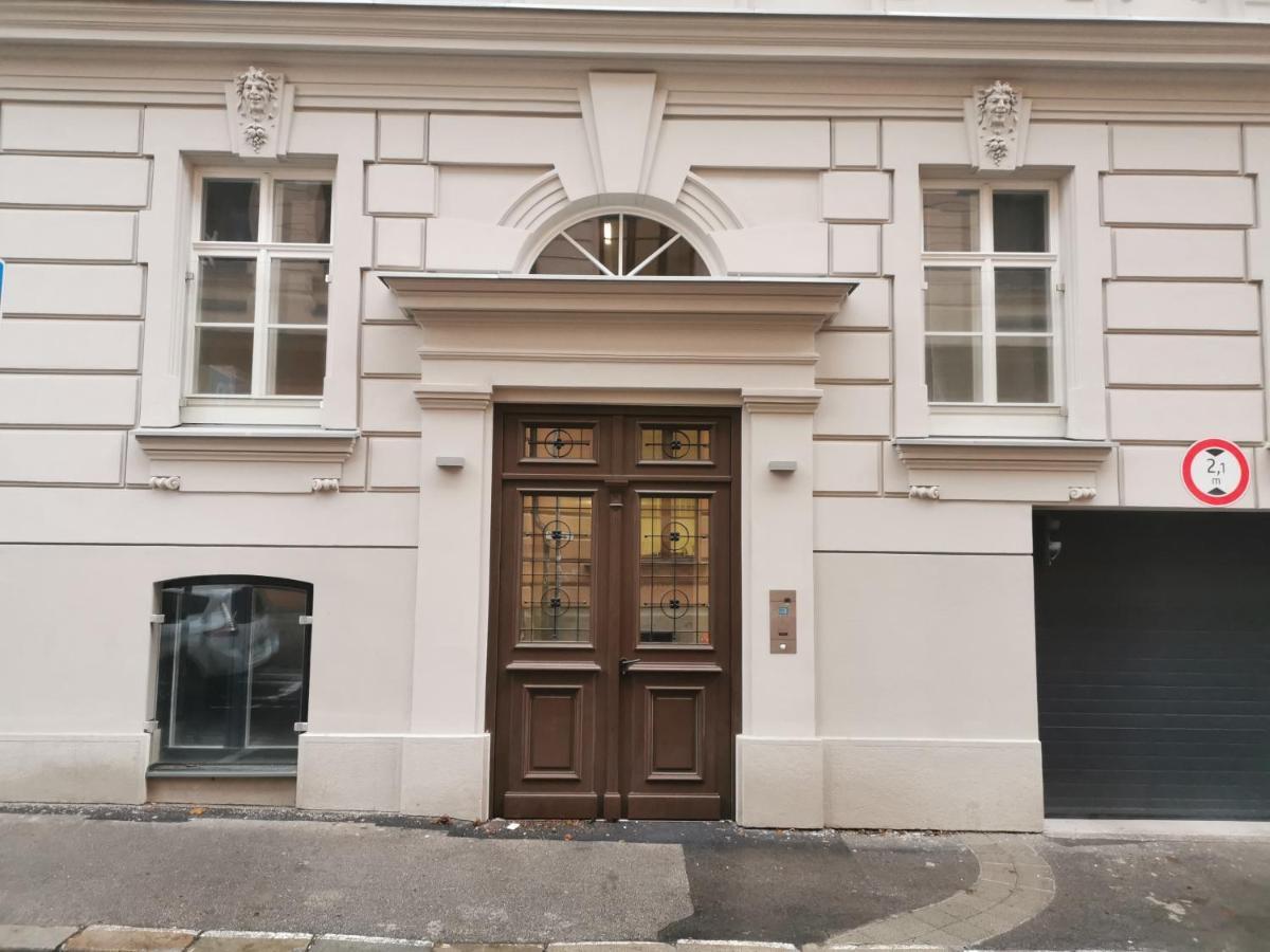City Castle Apartments Free Parking Bratislava Luaran gambar